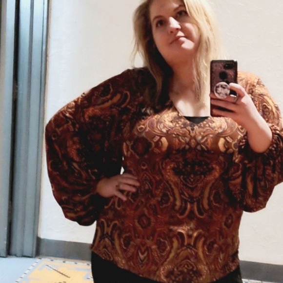 Meet your Posher, Stephanie - Picture 2 of 5